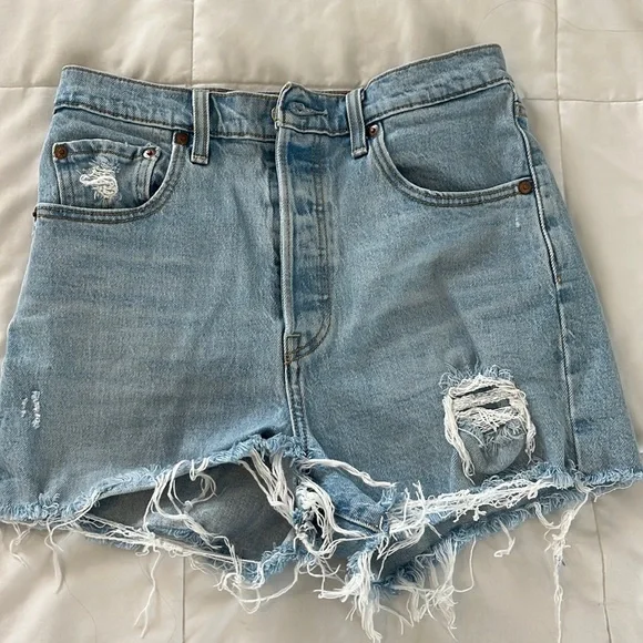 levi’s jean shorts - Picture 2 of 5
